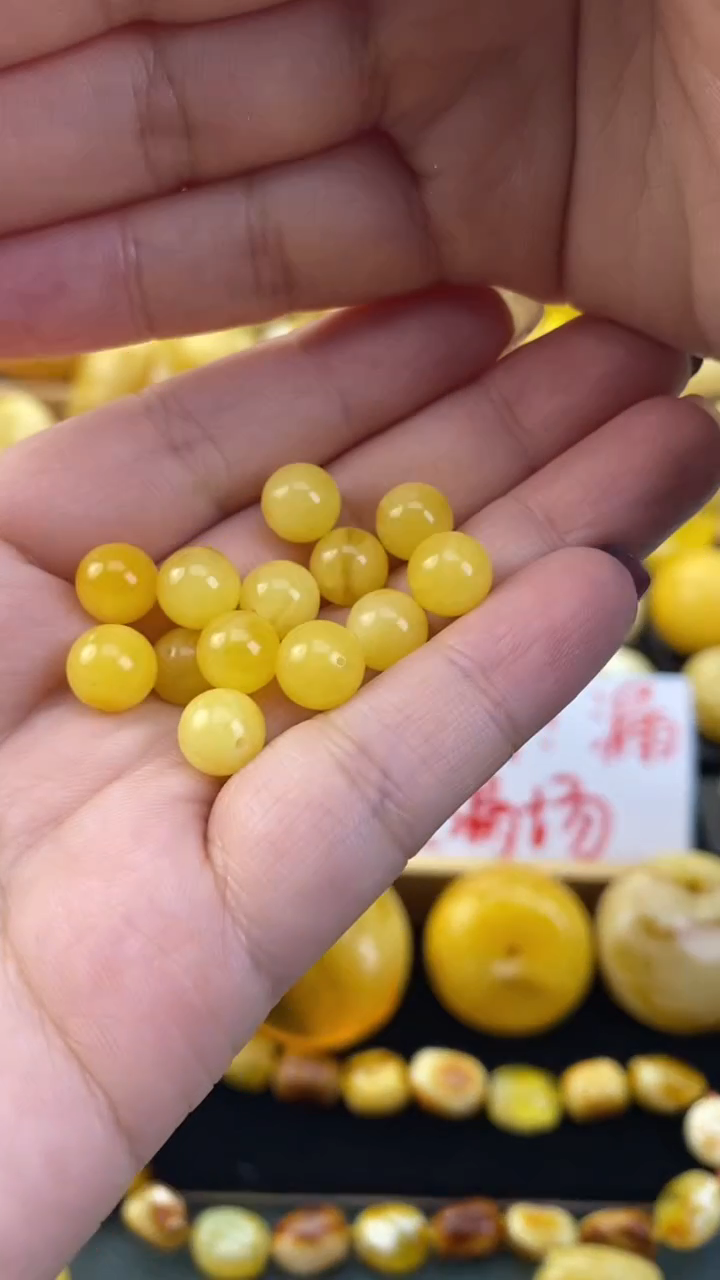 【闪购商品】琥珀裸石未镶嵌月.1/多样型发其一