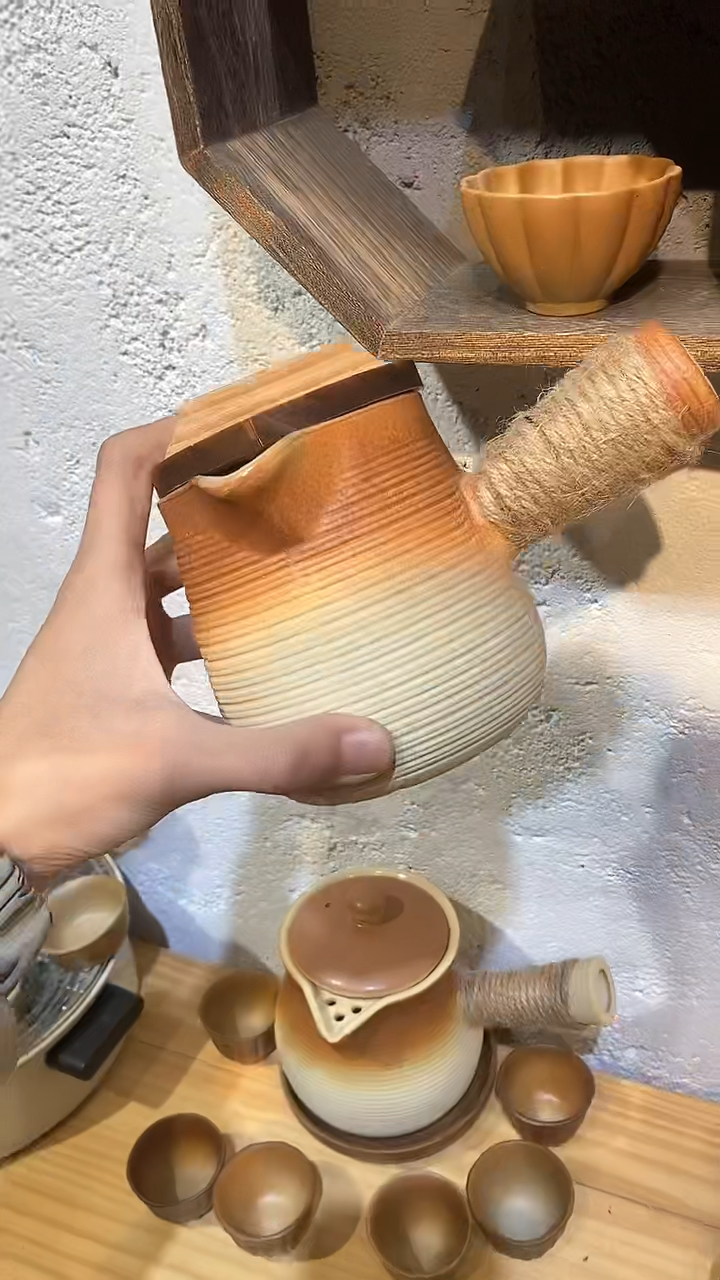 【闪购商品】（实心把手）600ml古典罐罐壶+木盖