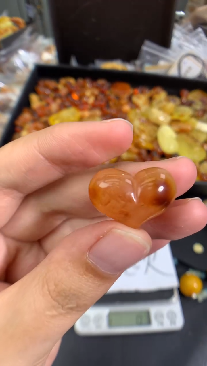 蜜蜡未镶嵌珠宝奇石1