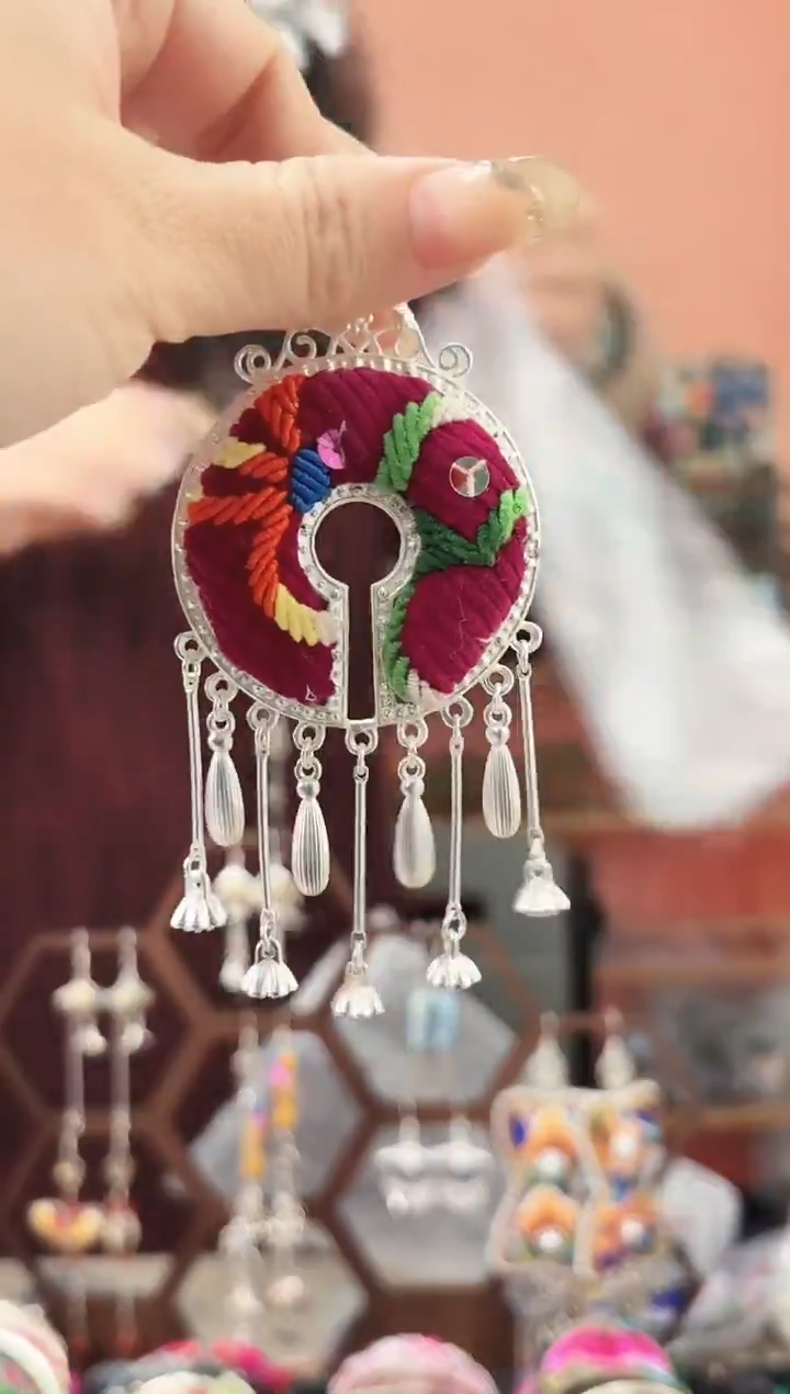 艺枝独绣手工饰品103