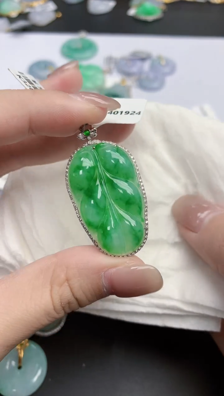 【闪购商品】翡翠颈饰18K金镶嵌天然缅甸翡翠A货