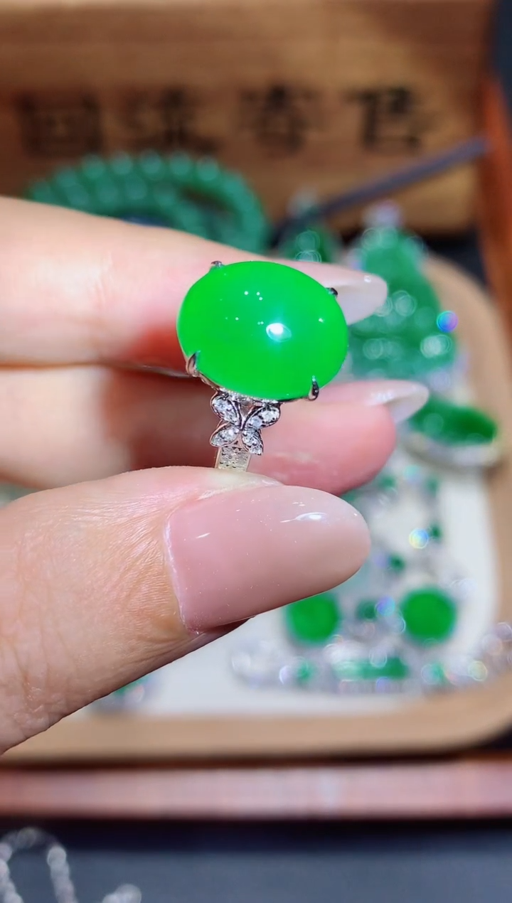 翡翠戒指18K金镶嵌38团购多样性发其一