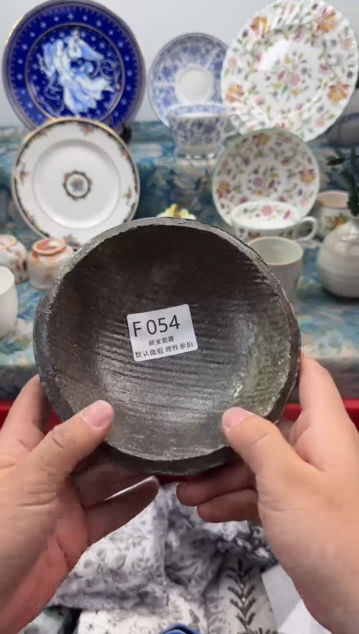 瓷片哎**子           F054