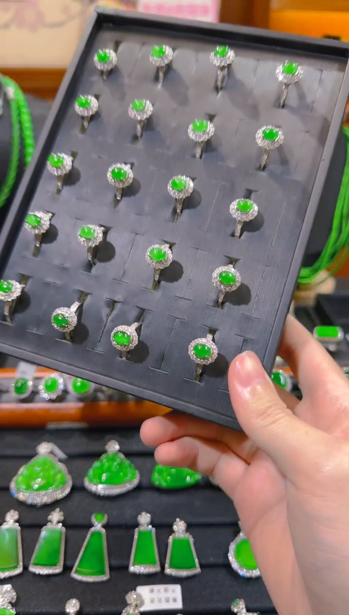 翡翠戒指未镶嵌天然A货翡翠+发其一