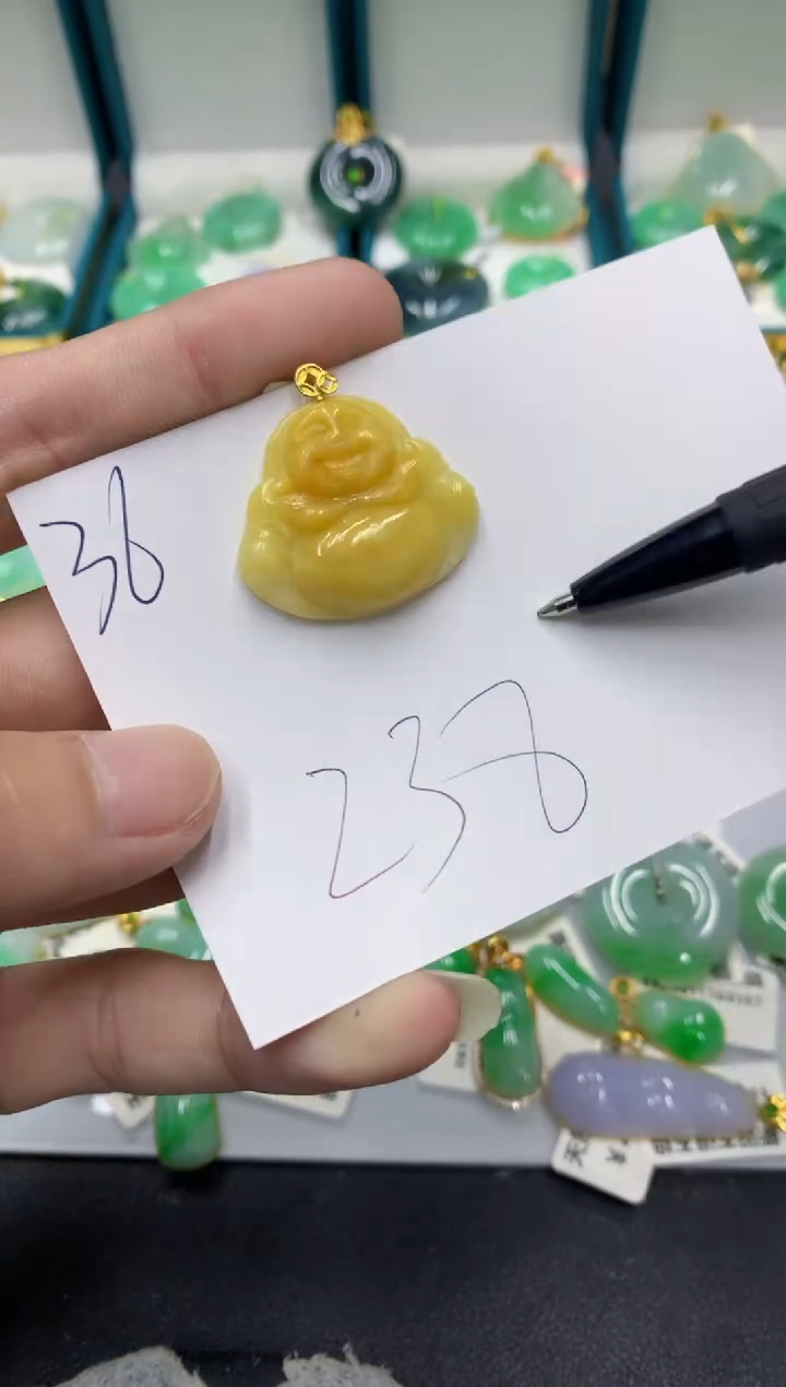 【闪购商品】翡翠颈饰18K金镶嵌翡翠