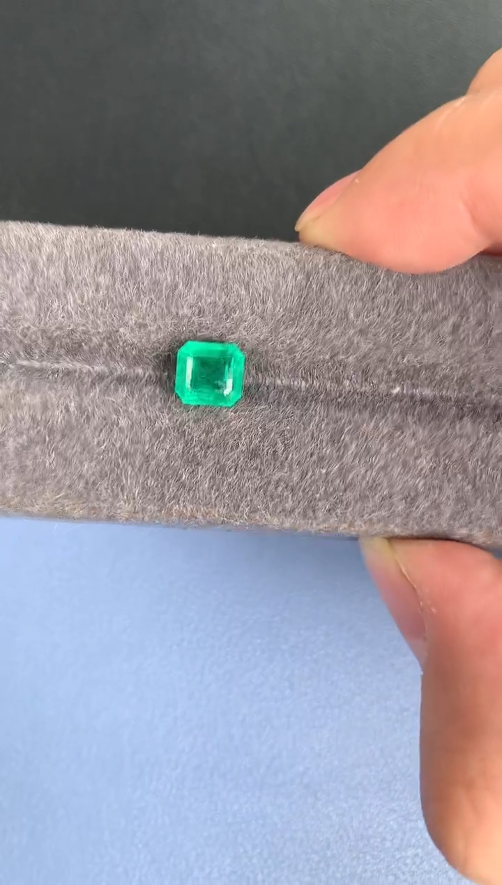 【闪购商品】祖母绿裸石未镶嵌一粒1.6卡赞比亚