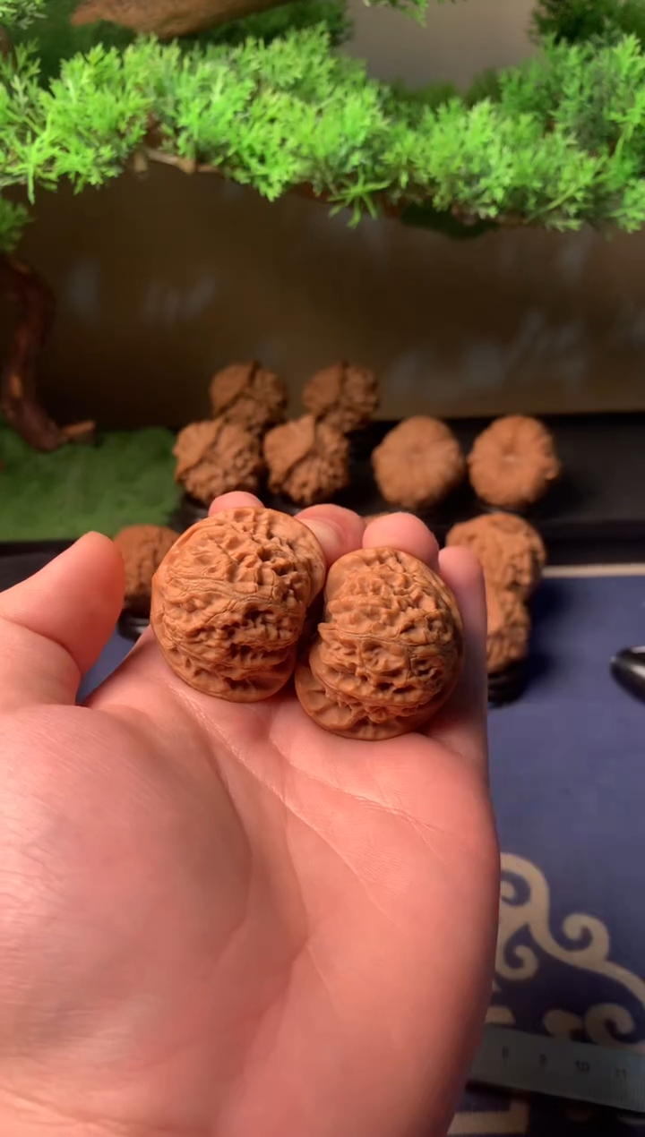 【闪购商品】文玩核桃把件41宫灯