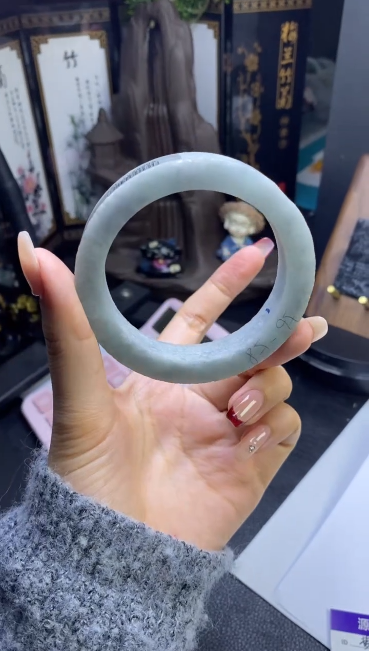 【闪购商品】定制翡翠手镯未镶嵌发一件