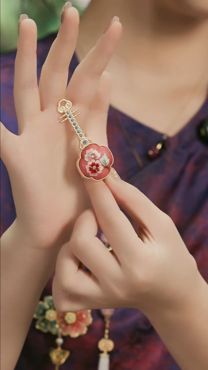 刺绣湘传礼纯手工胸针