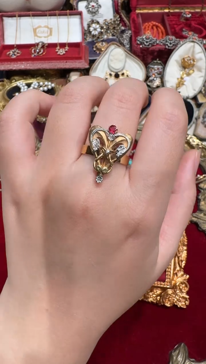 非金属无新艺术时期古董戒指k15，17#，红宝+钻，带证发货