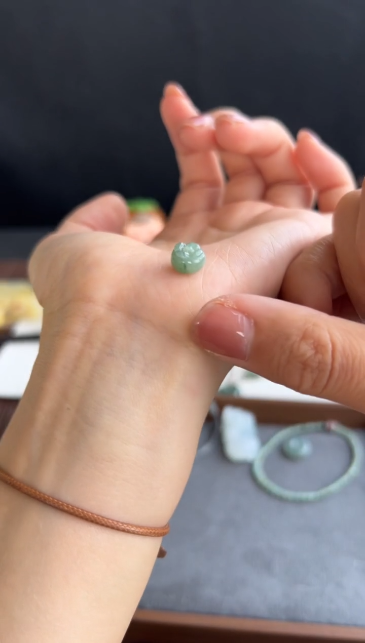 翡翠未镶嵌颈饰306买断