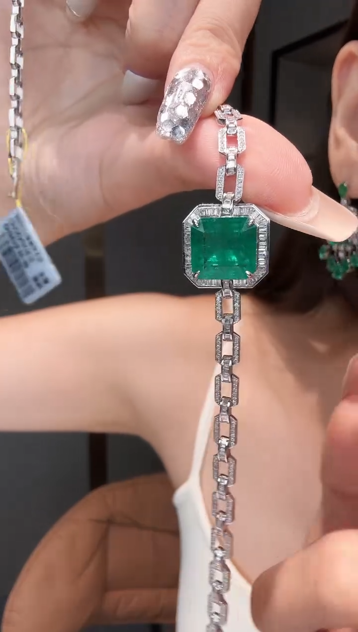 18K金镶嵌项链祖母绿CH0018