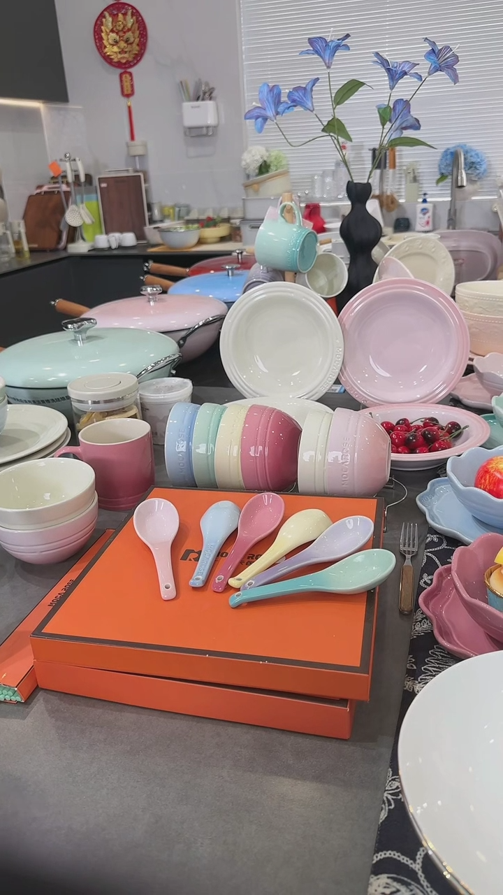 【闪购商品】瓷六色勺子