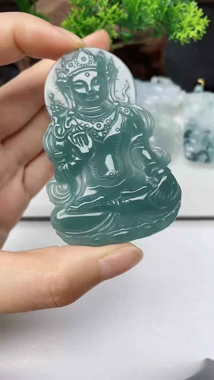 【闪购商品】翡翠颈饰未镶嵌          