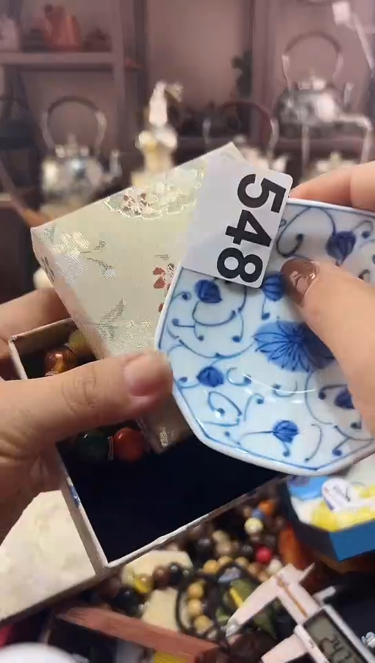 瓷片董*姐548            