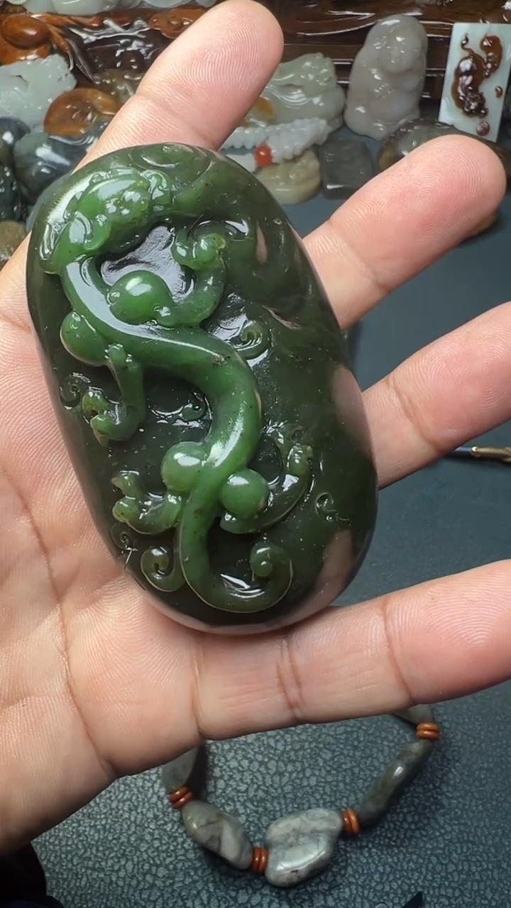 未镶嵌和田玉把件-