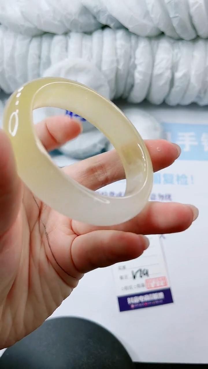 【闪购商品】石英质玉手镯未镶嵌多样性发货V79