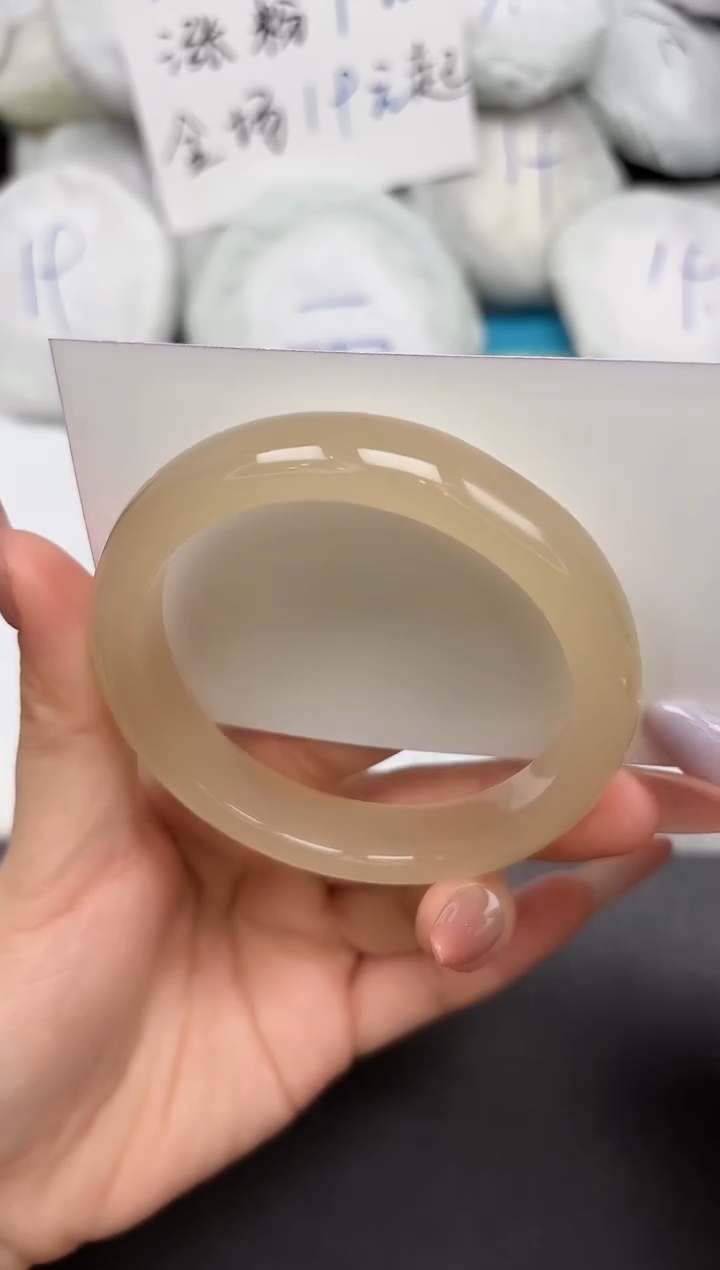 未镶嵌手镯石英质玉37-58.3