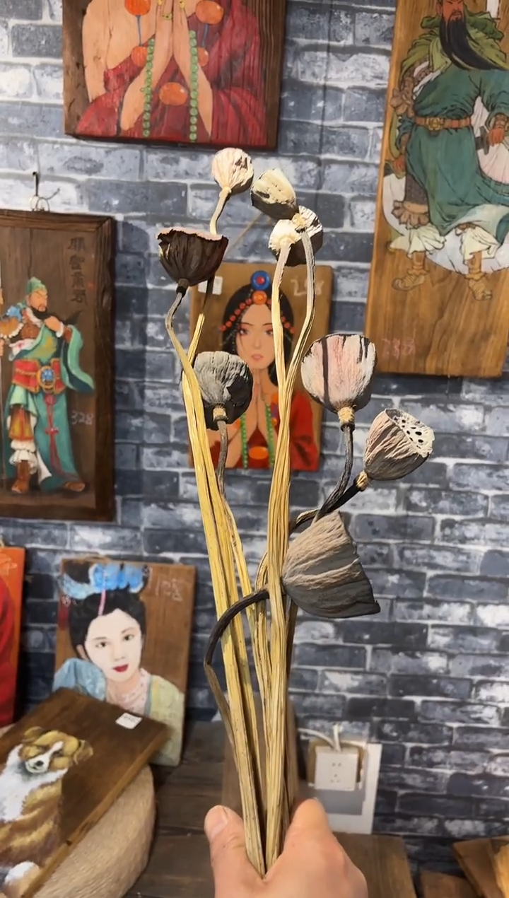 ?****窟风化老门板丙烯画