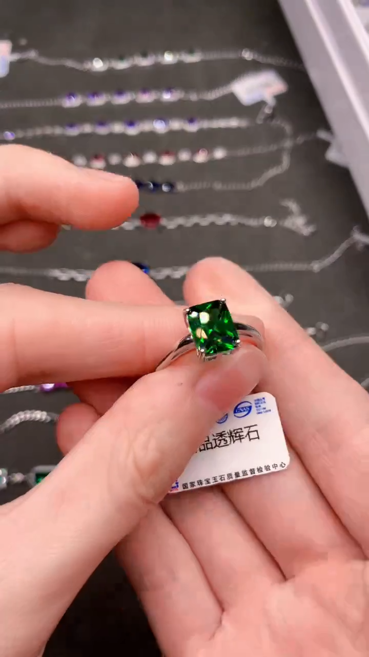 【闪购商品】透辉石戒指银S925镶嵌.......