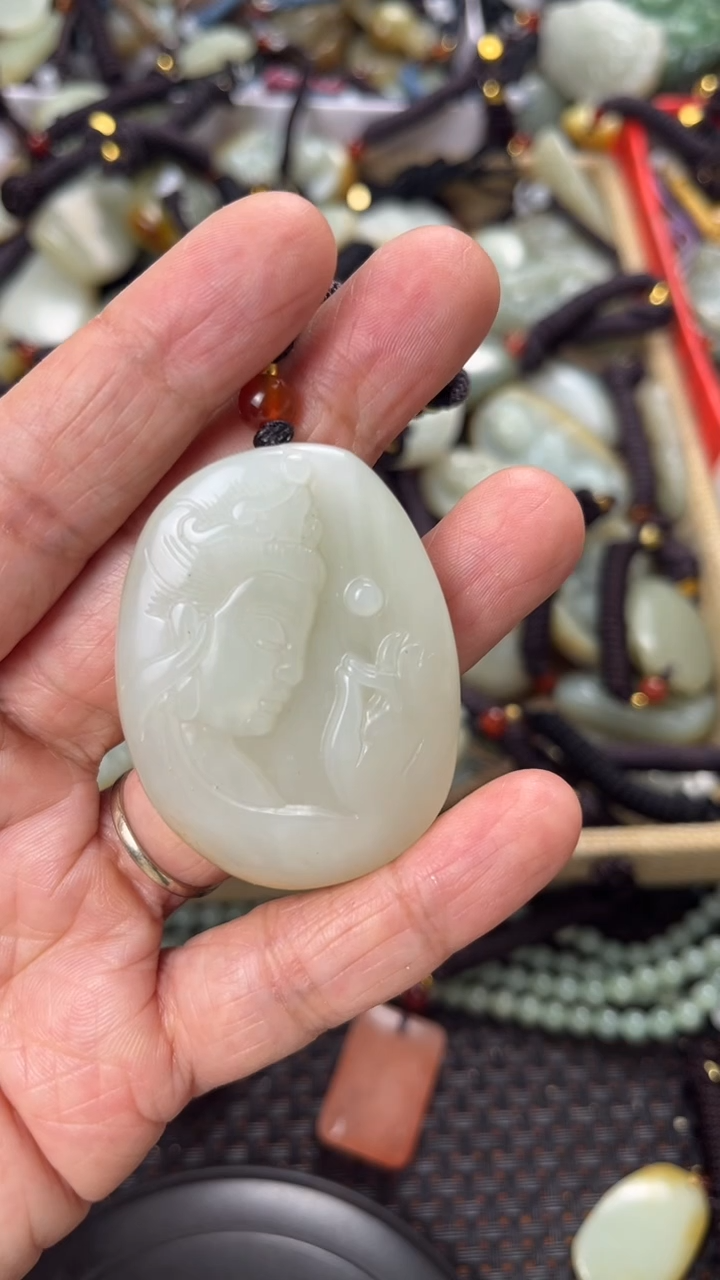 【闪购商品】和田玉颈饰未镶嵌多样性发货没有证书拍一发一有瑕