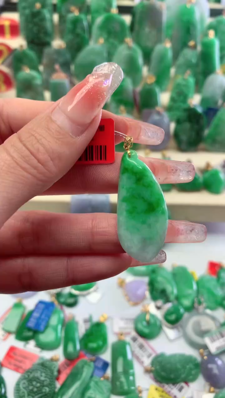 【闪购商品】翡翠颈饰18K金镶嵌挂件