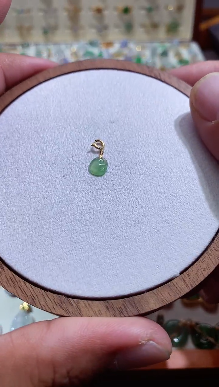 吊坠(不含链)18K金镶嵌翡翠111111