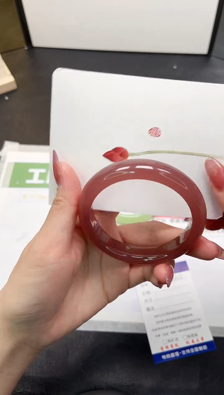 【闪购商品】石英质玉手镯未镶嵌330-59.8