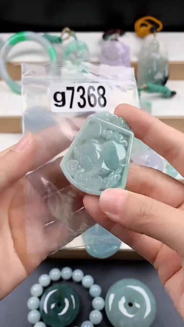 颈饰未镶嵌翡翠天然翡翠吊坠挂件