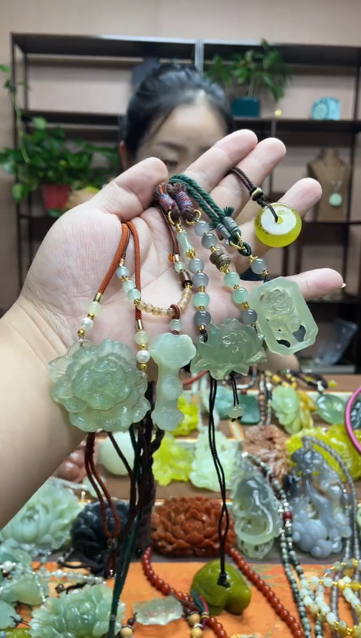 未镶嵌岫玉吊坠·