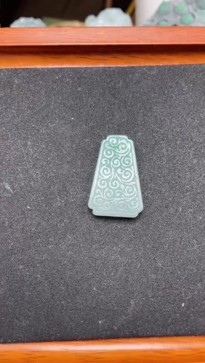 【闪购商品】翡翠颈饰未镶嵌仿古回纹牌
