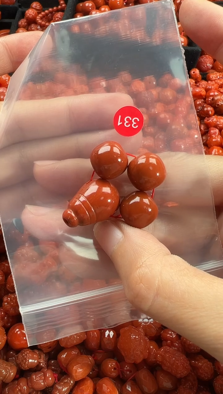 颈饰未镶嵌南红玛瑙1