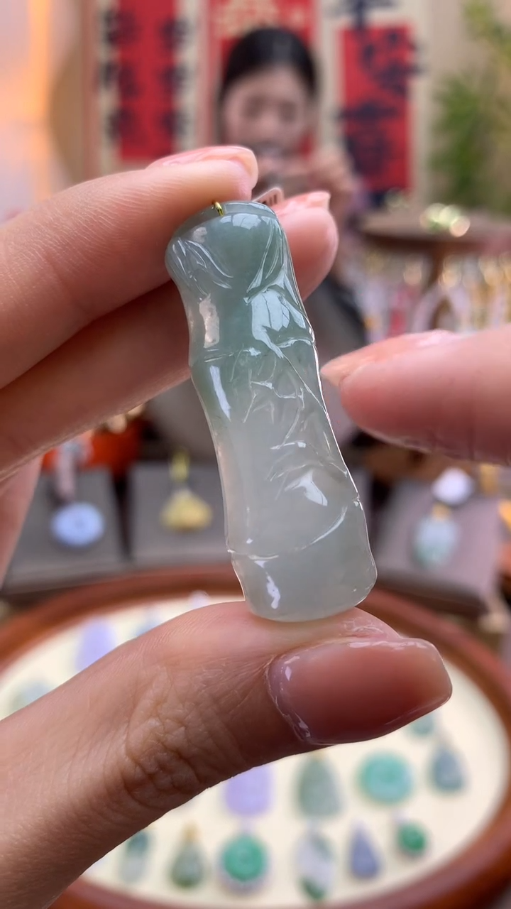 【闪购商品】翡翠颈饰18K金镶嵌竹节