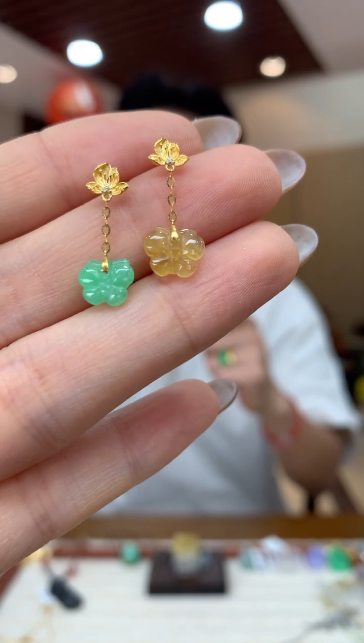 18K金镶嵌翡翠耳饰耳钉