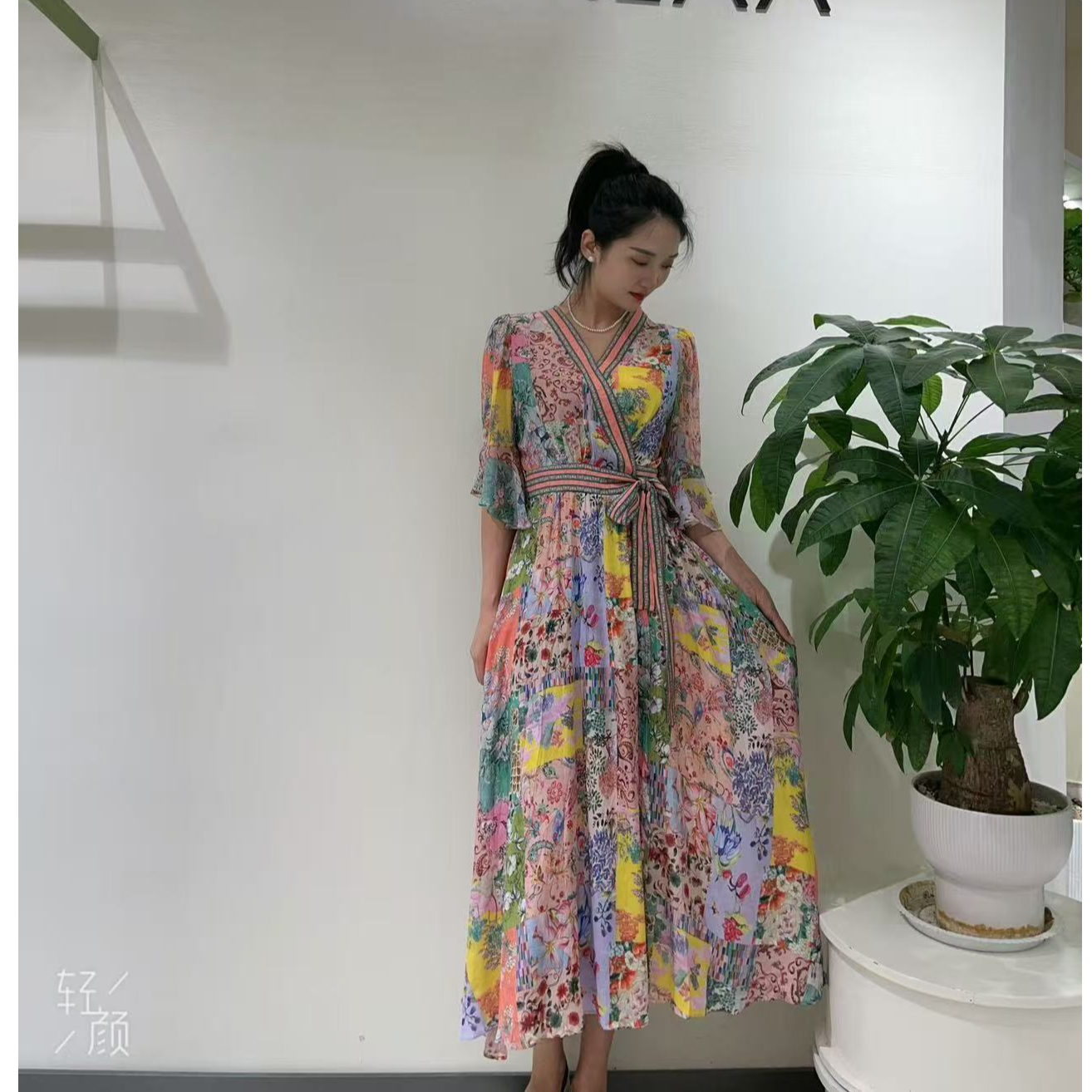 桑蚕丝极简风长裙短袖夏季丹宁风连衣裙女装中长款港风抽绳碎花