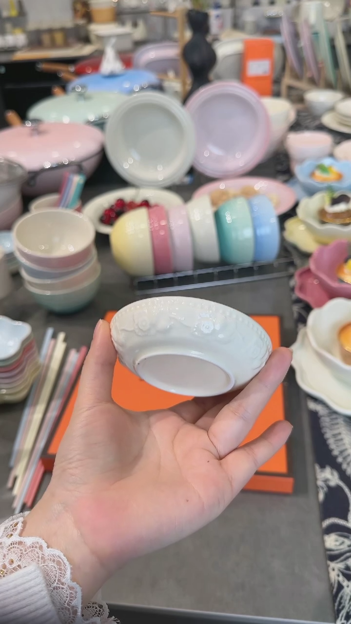 【闪购商品】瓷浮雕草莓陶瓷蘸料碟2件套-奶油白