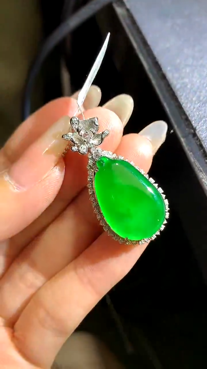 【闪购商品】翡翠吊坠(不含链)18K金镶嵌44-瓜瓜