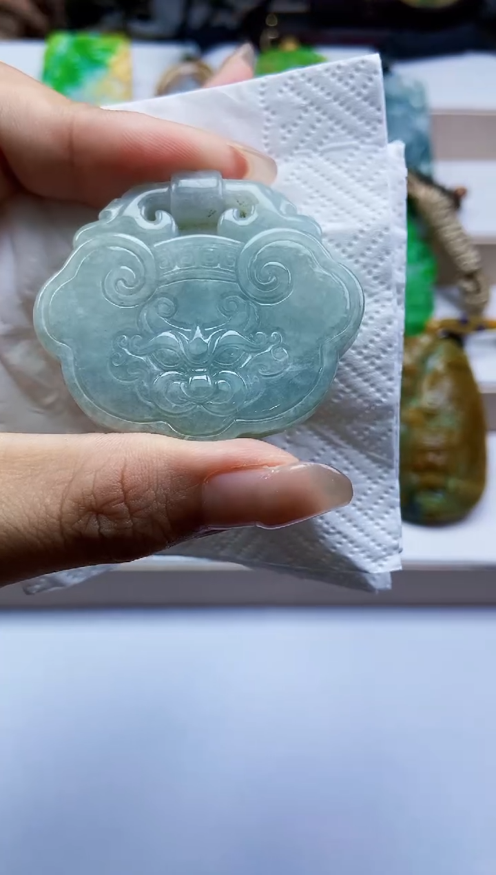 颈饰未镶嵌翡翠1