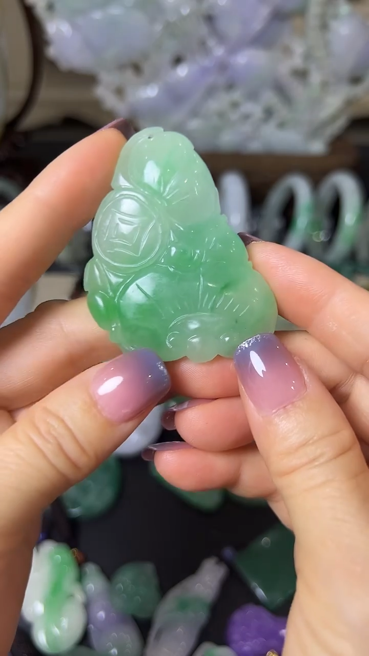 颈饰未镶嵌翡翠如意