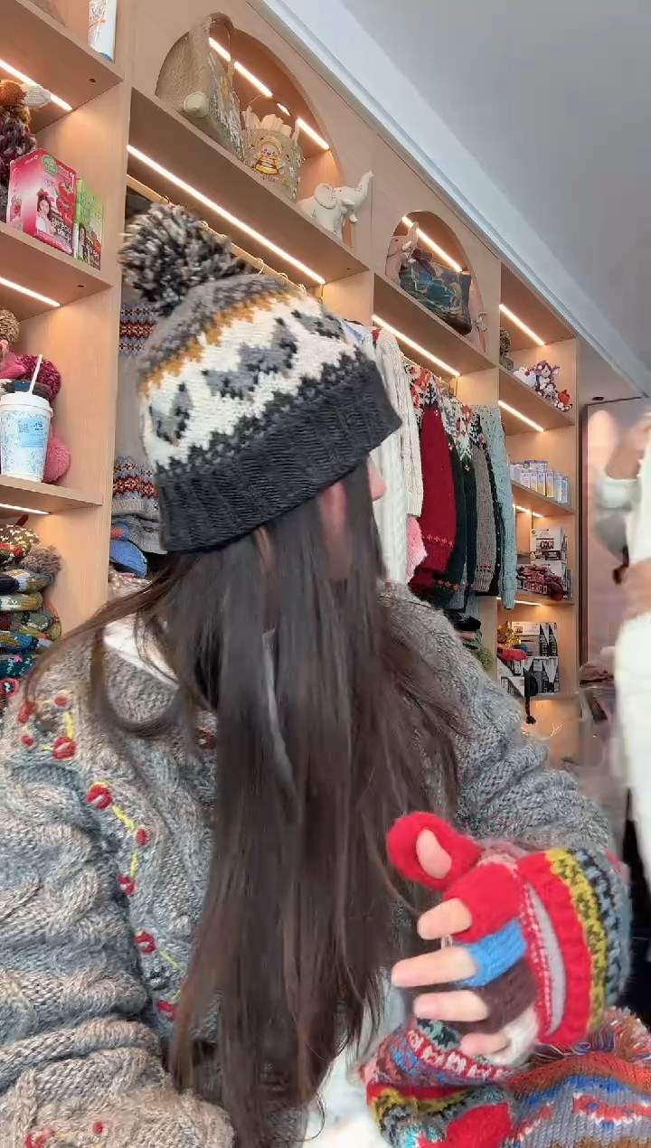 羊毛灰白翻边狐狸羊毛帽