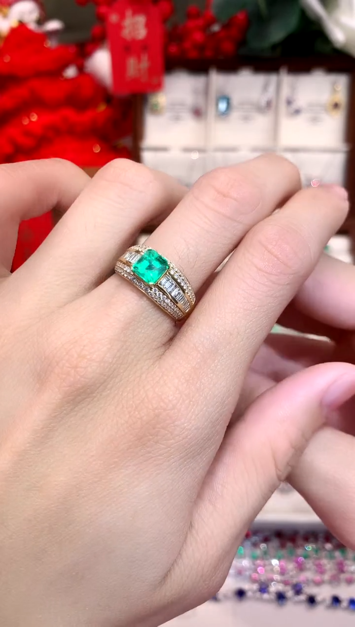 【闪购商品】祖母绿戒指18K金镶嵌1.38ct/天然宝石/七天无理由
