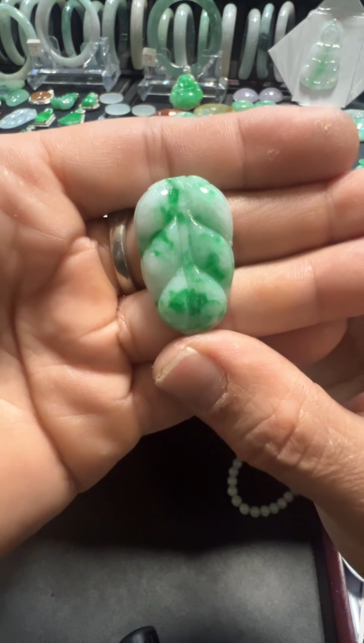 【闪购商品】翡翠挂件未镶嵌叶子