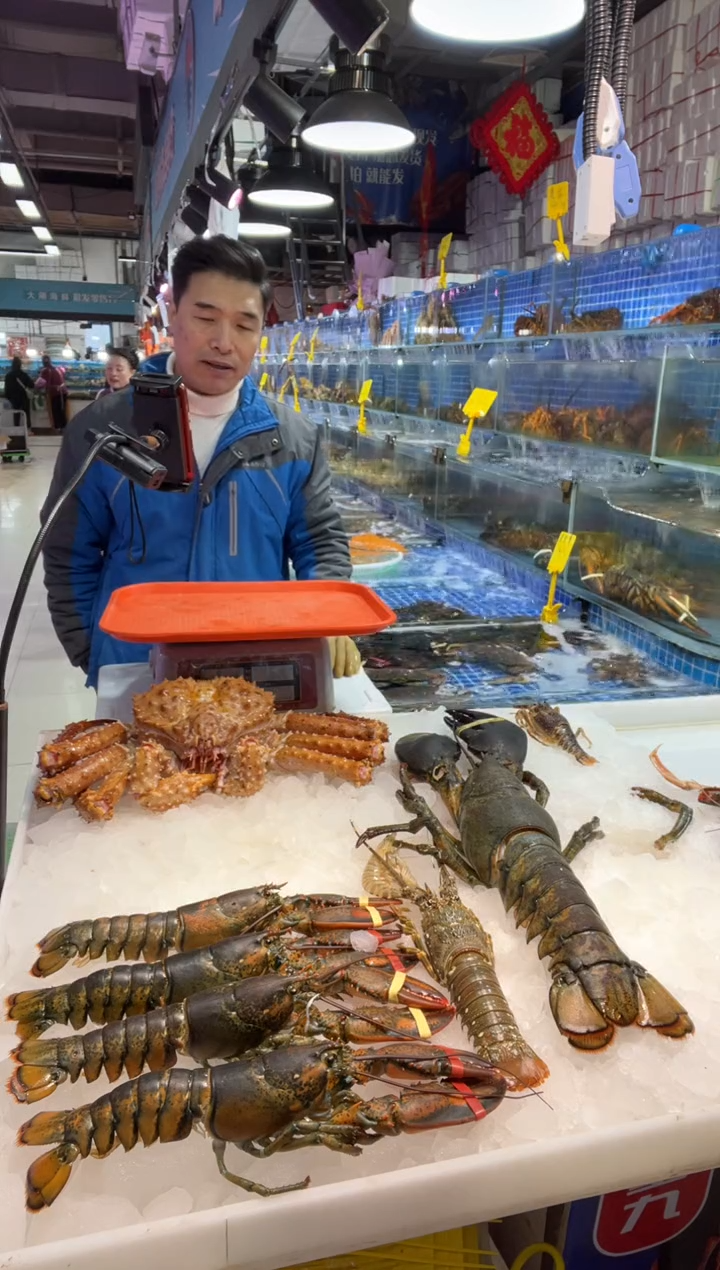 中国大陆断氧小波龙4只，有两只有伤，3.6斤