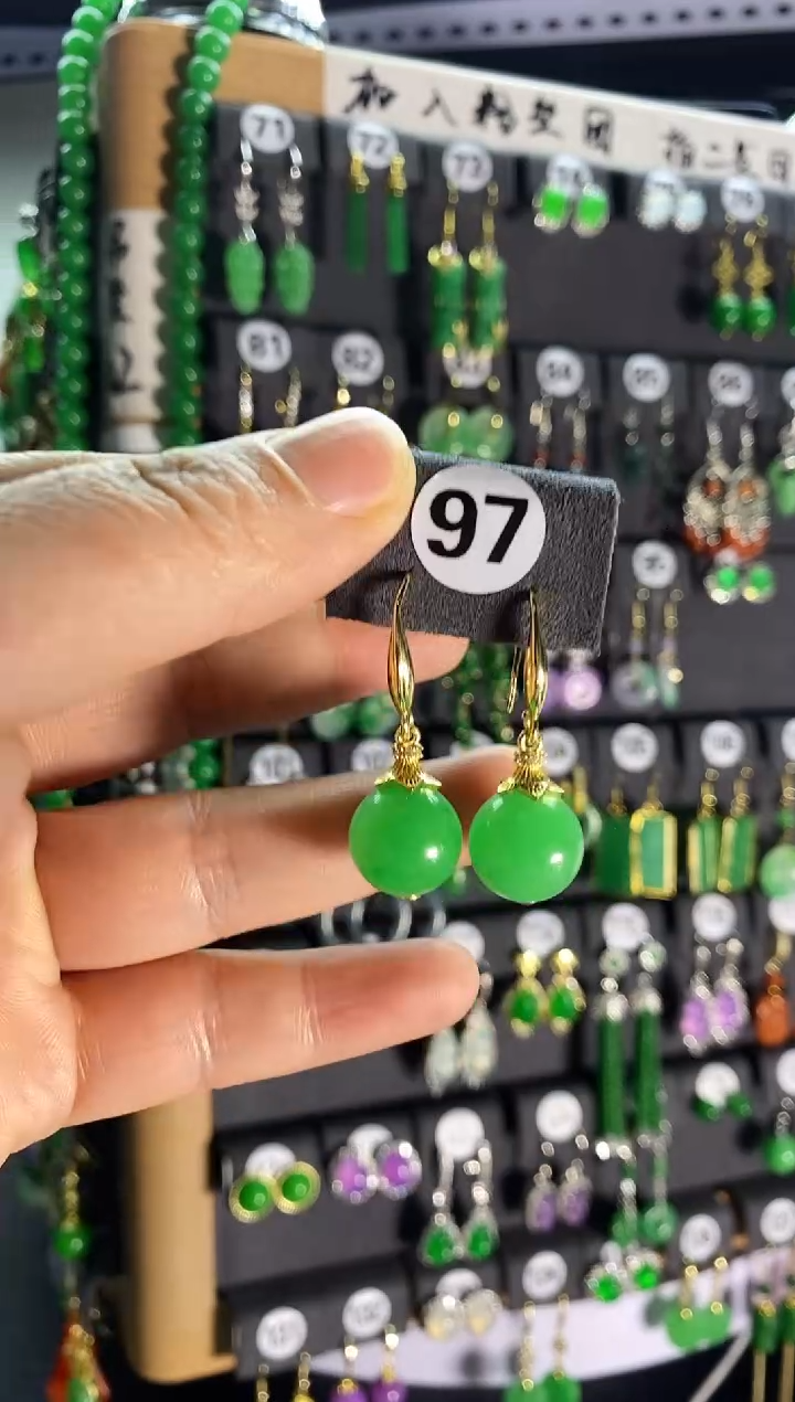 【闪购商品】翡翠耳饰银S925镶嵌97....