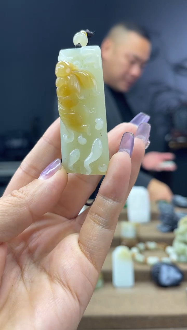 颈饰未镶嵌和田玉1