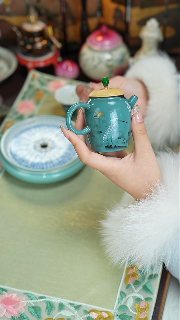 三秋月景德镇手工手绘紫砂壶