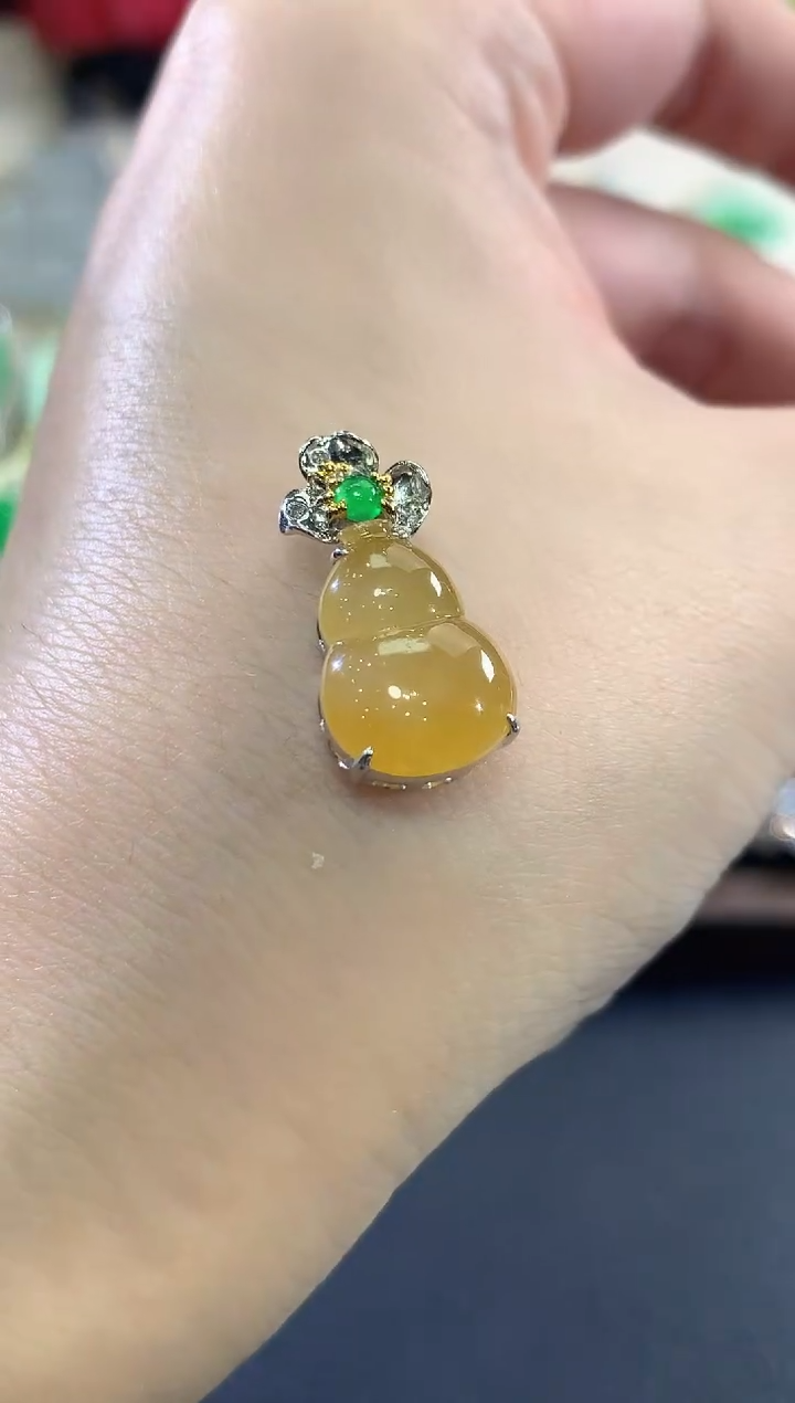 吊坠(不含链)18K金镶嵌翡翠B83