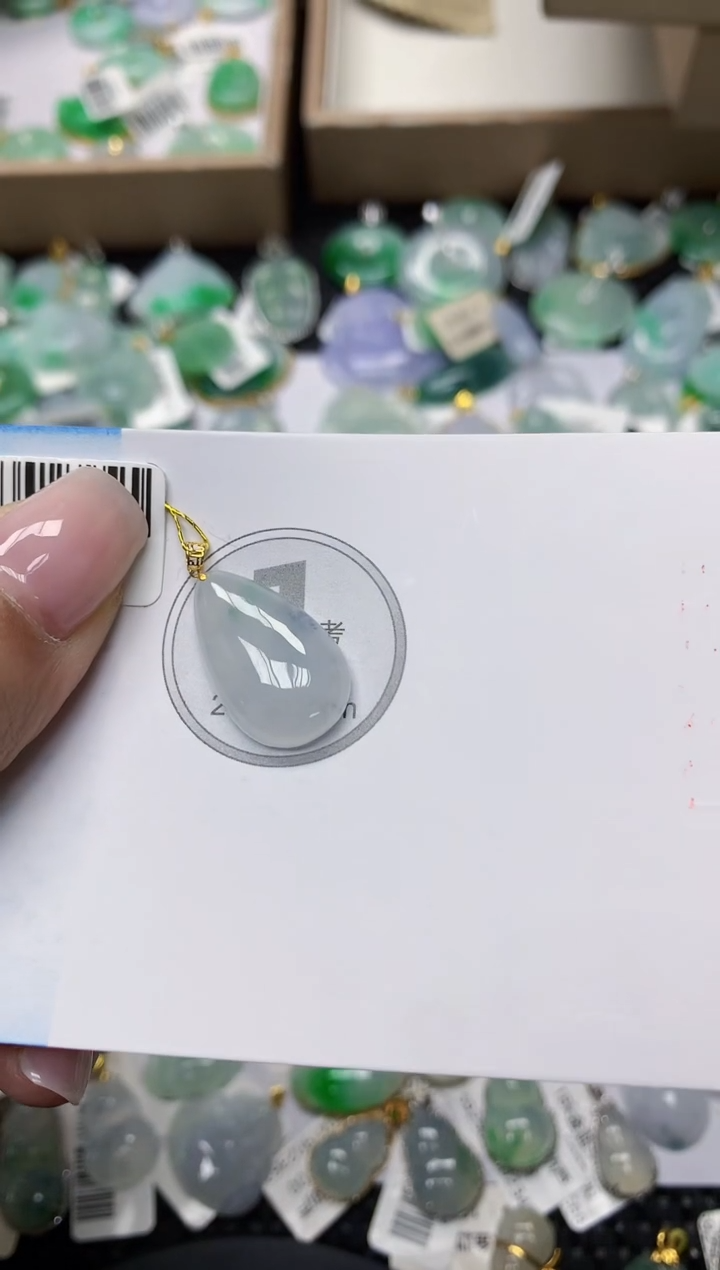 颈饰18K金镶嵌翡翠111111111