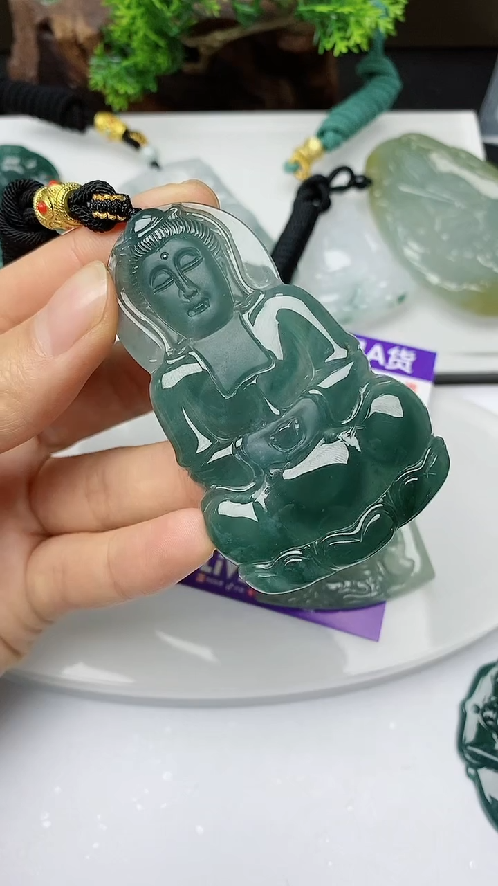 【闪购商品】翡翠颈饰未镶嵌