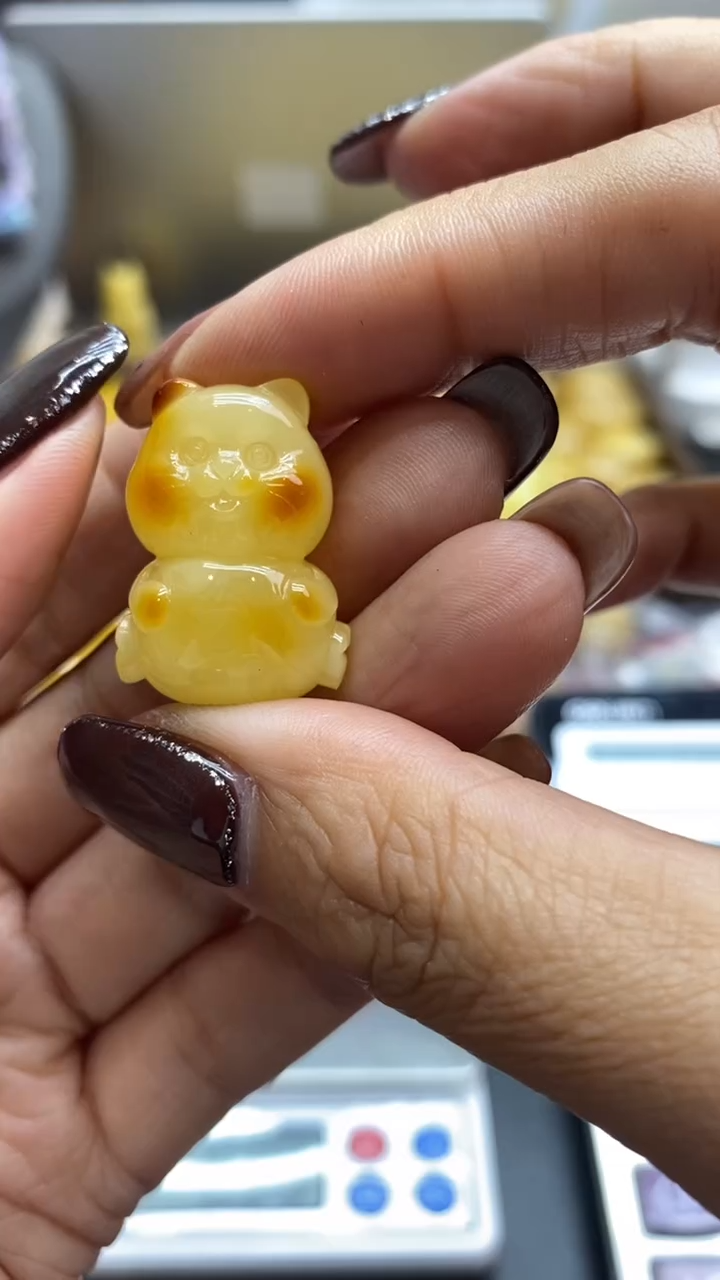 琥珀未镶嵌珠宝奇石1048